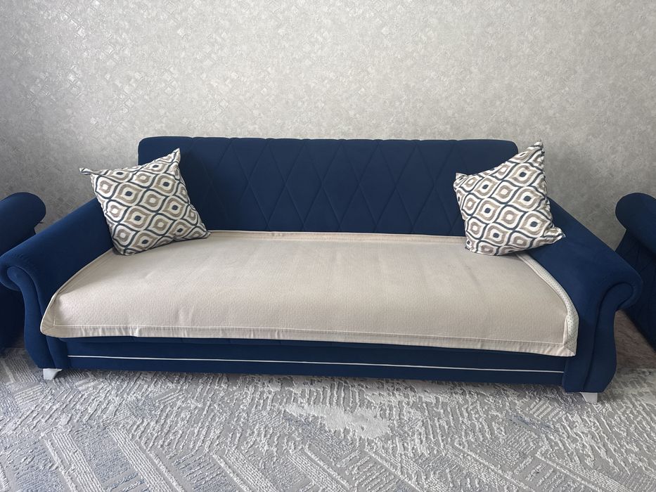 Диван с креслом