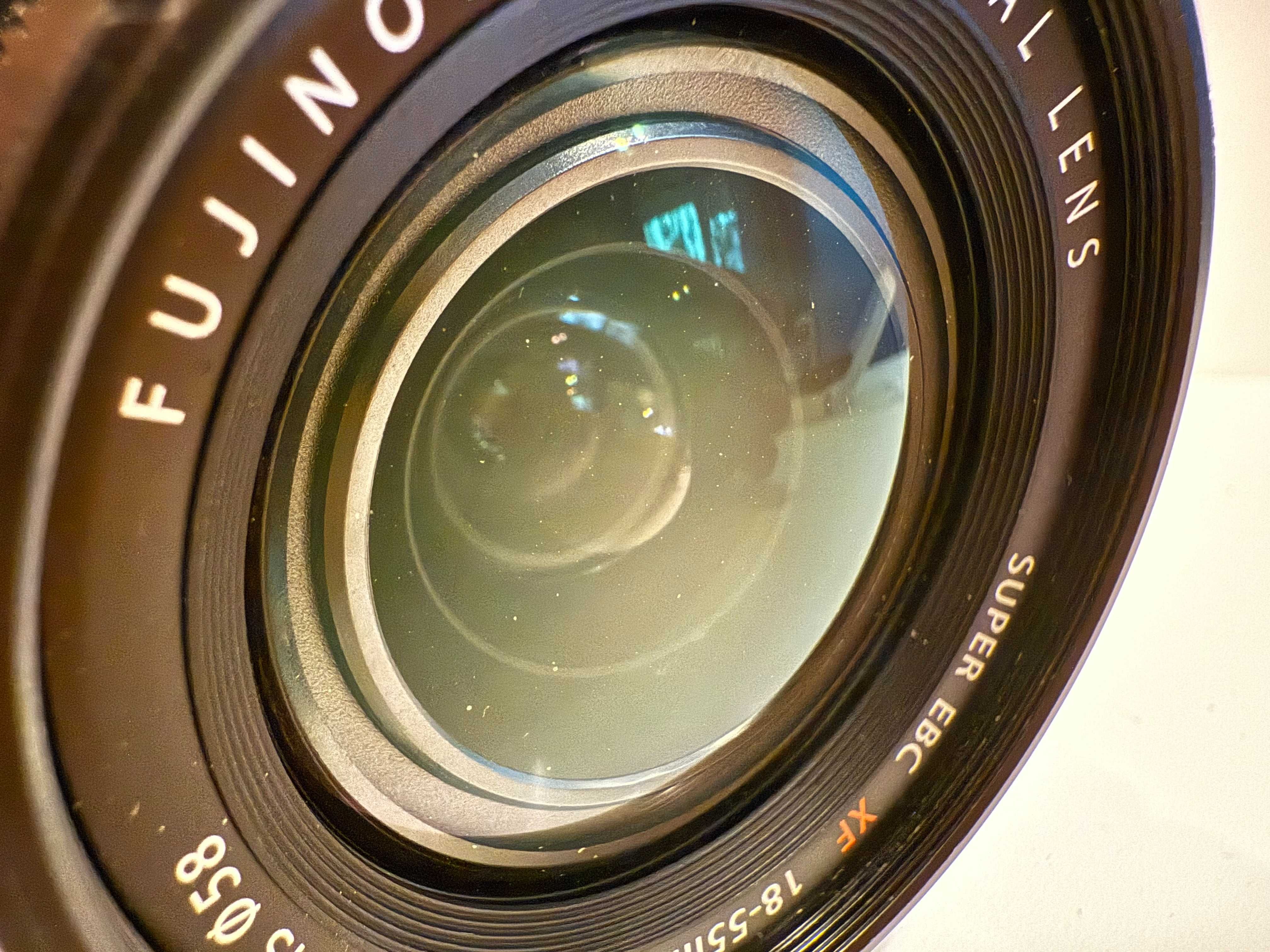 Фотоапарат Fujifilm X-T4 с обектив 18-55mm и аксесоари