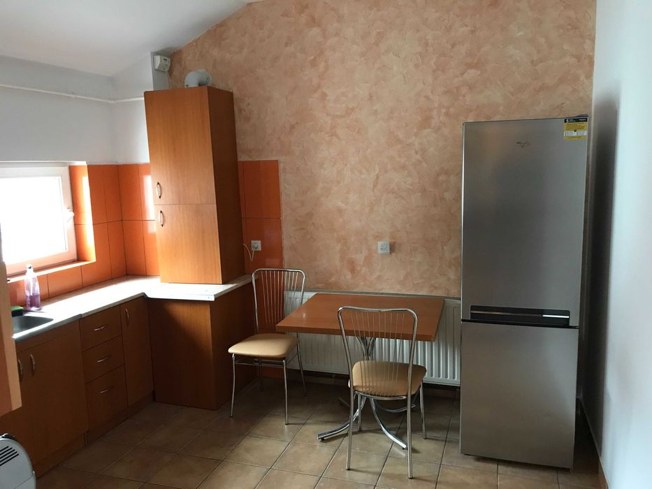 Inchiriez apartament cu doua camere, 75 mp, terasa de 14 mp, parcare