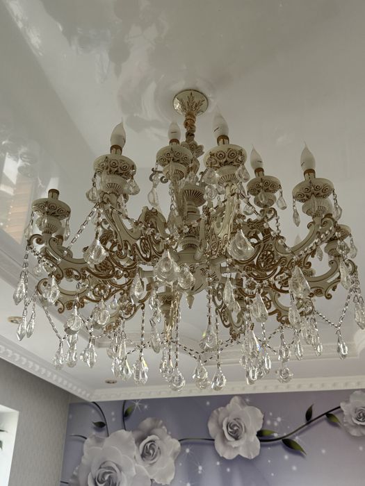 Продам люстра