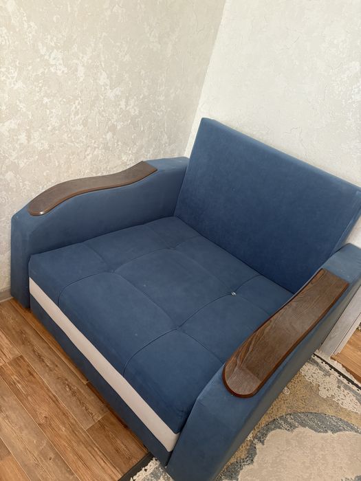 продается диван в хорошем состаяние