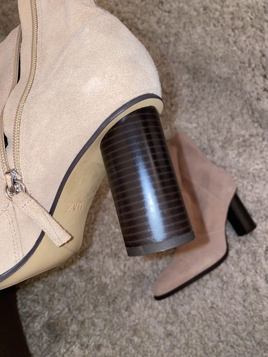 Botine bej cu toc Zara