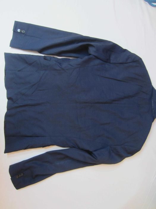 Sacou Hugo Boss,masura M(I,F,G=98),lana virgina,ca nou,fabricat Italia