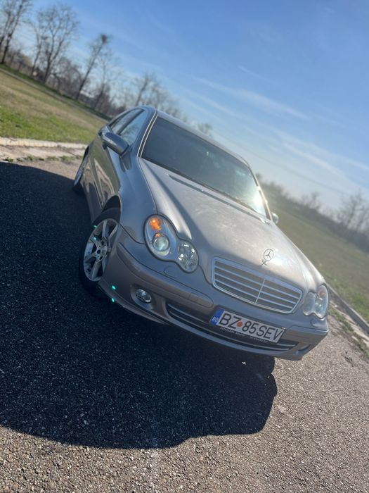 Vînd Mercedes c class
