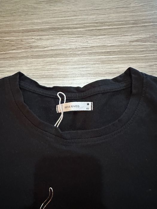 Reserved черна тениска