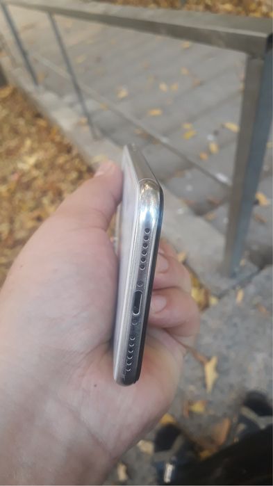 Iphone x 64 gbli silver ideal sastayanada srochna sotiladi