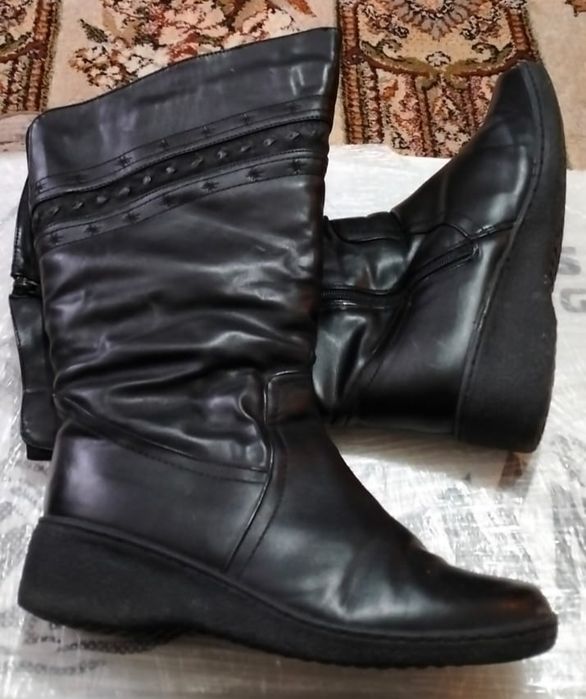 Женские сапоги продам