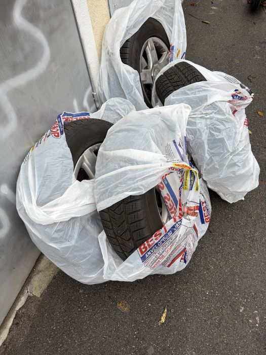 Anvelope Pirelli iarna/ jante Audi / jenti / 215/65 R16