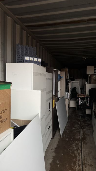 Столы шкафы.