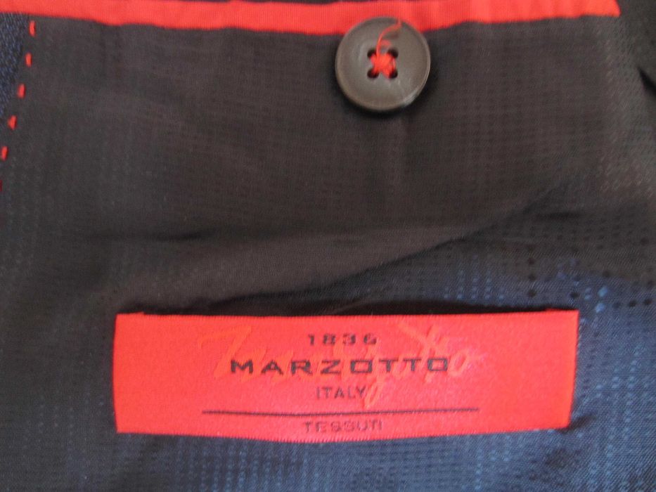 Sacou Hugo Boss,masura M(I,F,G=98),lana virgina,ca nou,fabricat Italia