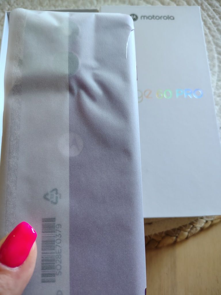 Продавам Motorola Edge 60 Pro