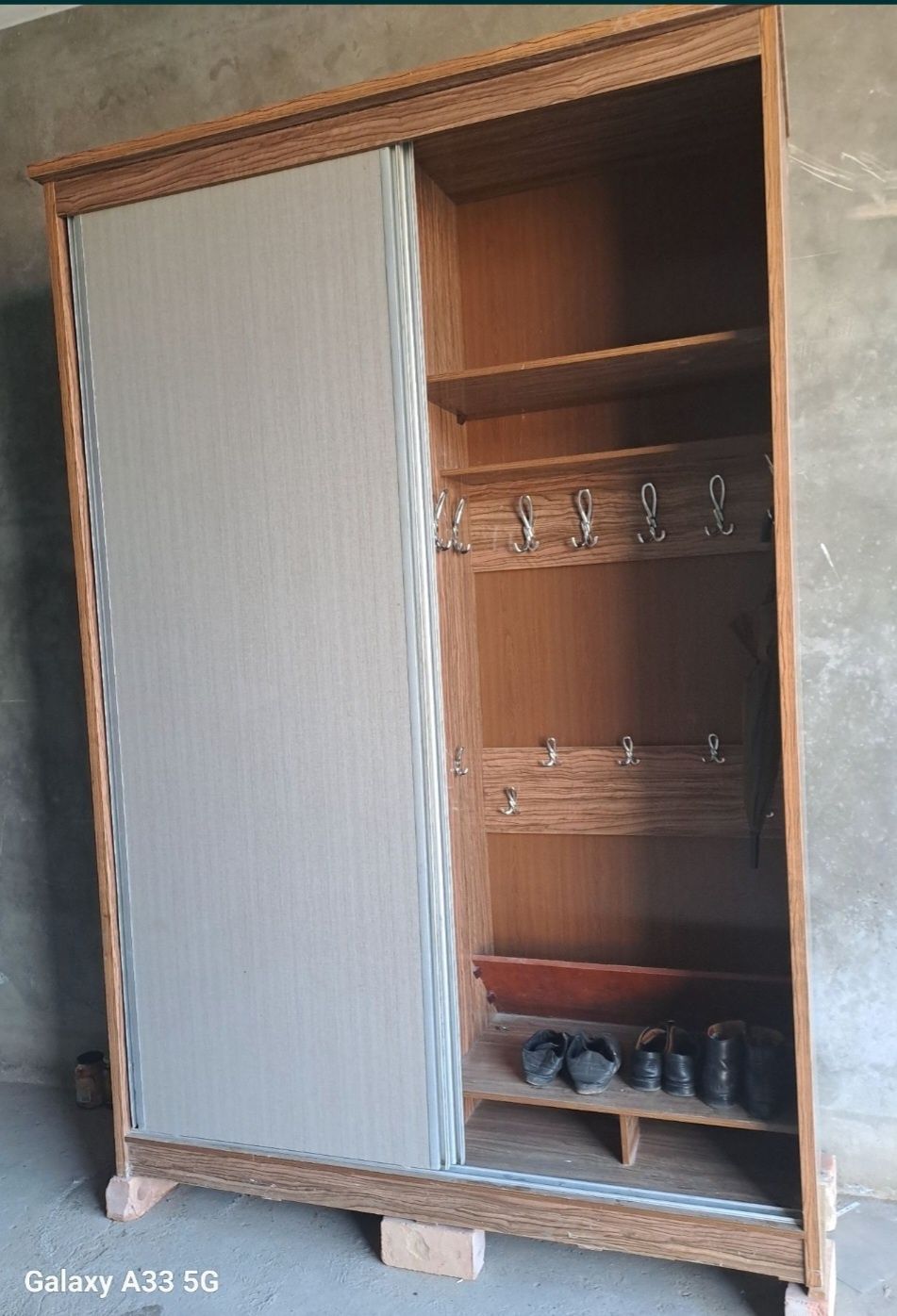 Шкаф прихожка,  качественный акриловые.