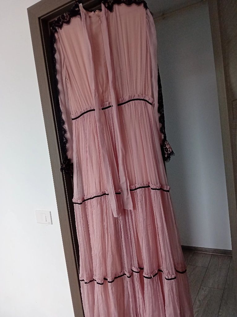 Vand rochie eleganta  deosebita
