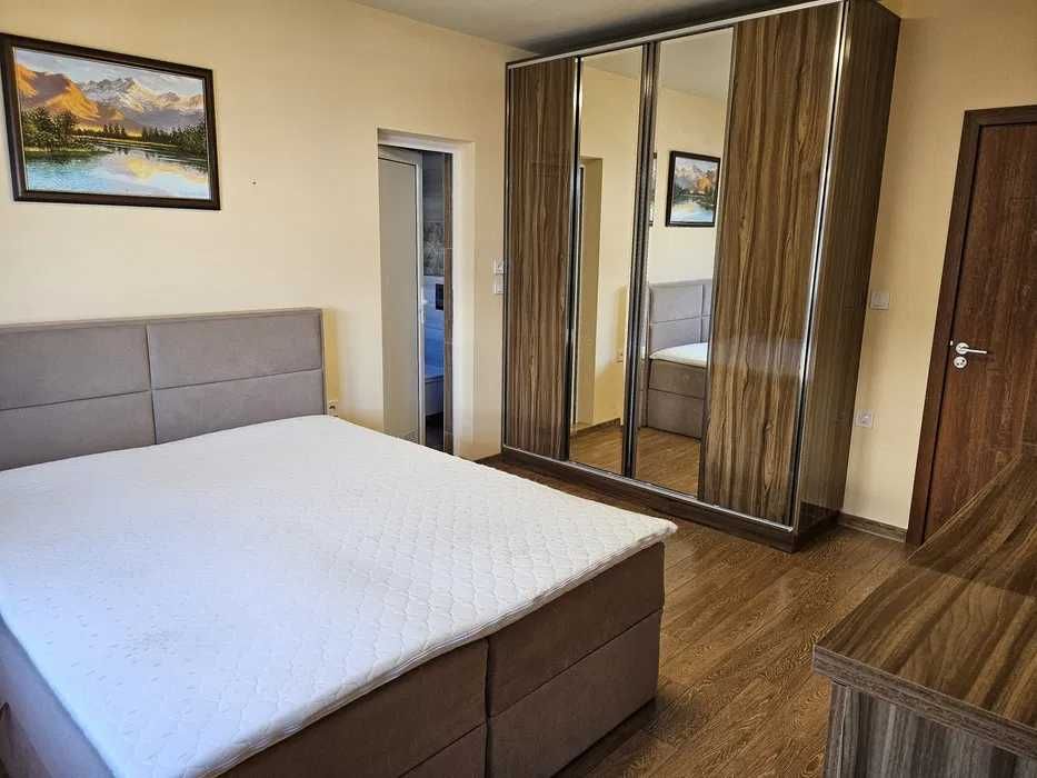Продава се Тристаен апартамент в Пловдив, Христо Смирненски - 90 кв.м за 1077 €/кв.м - Снимка #2
