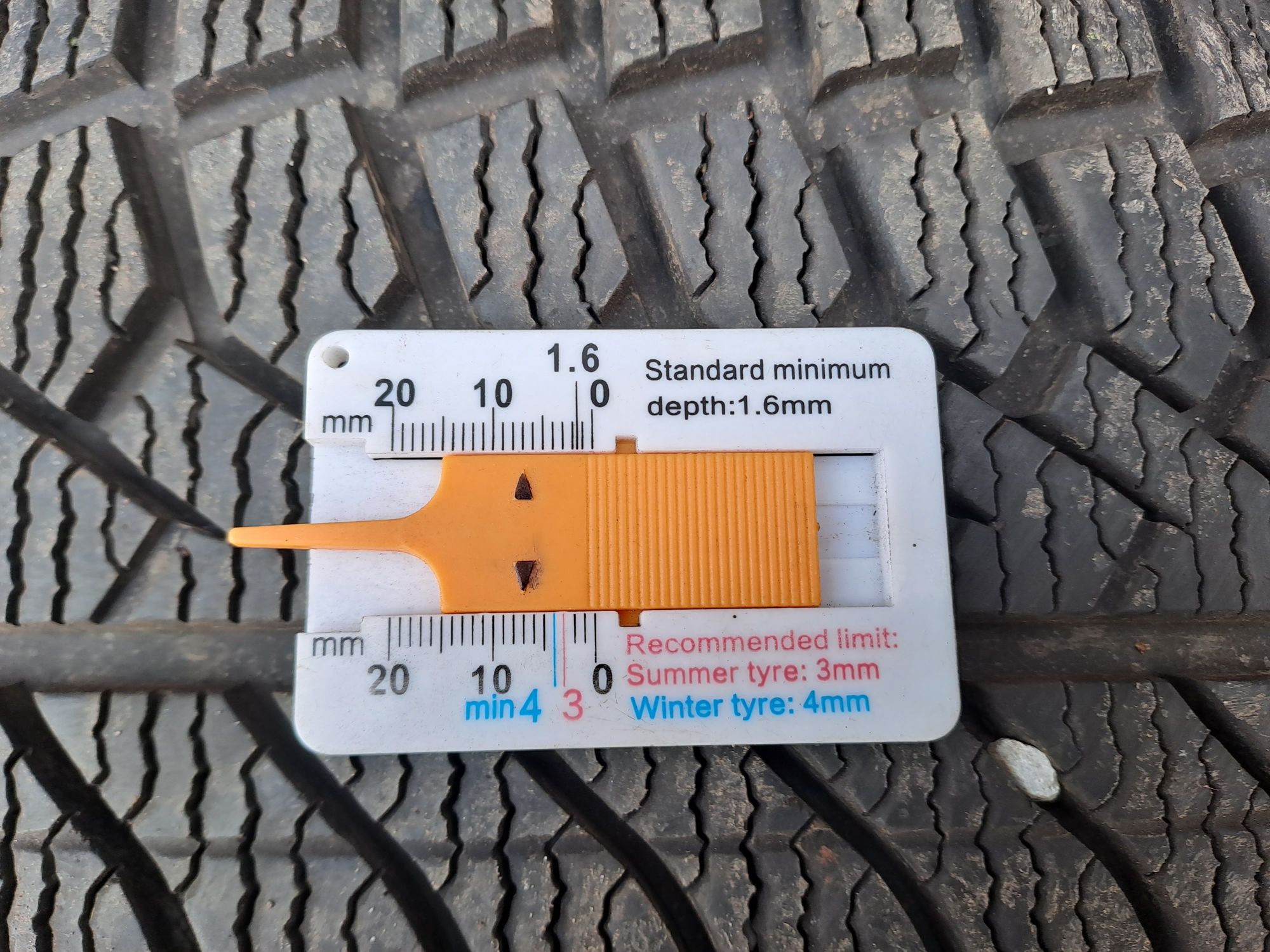 4бр. Почти Нови 225/40/18 Goodride