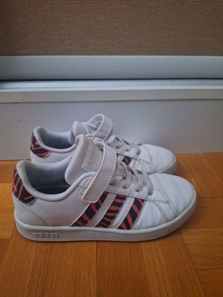 ADIDAS SPORTSWEAR Обувки Grand Court Tiger-Print