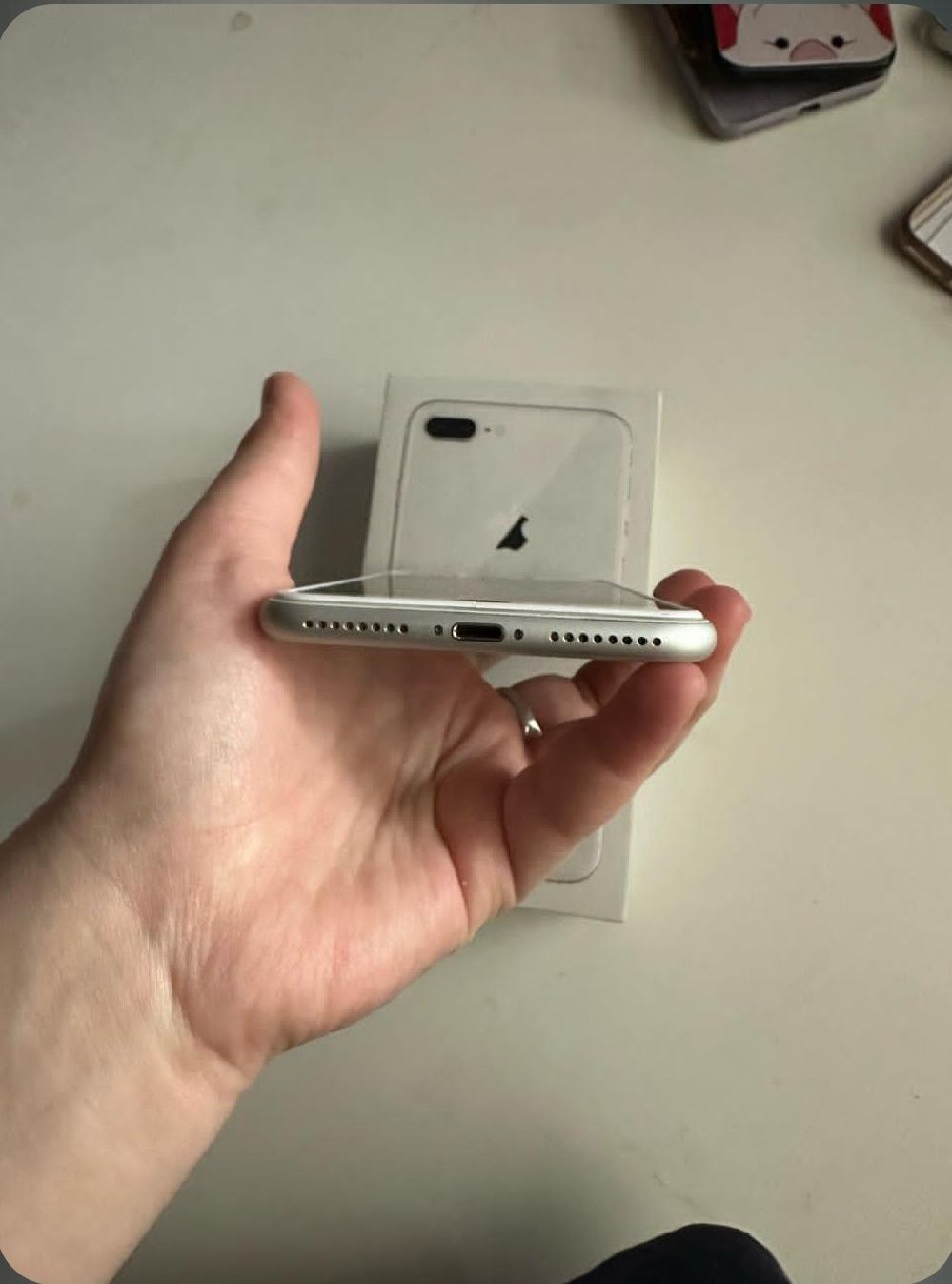 Срочно продаётся iPhone 8+
