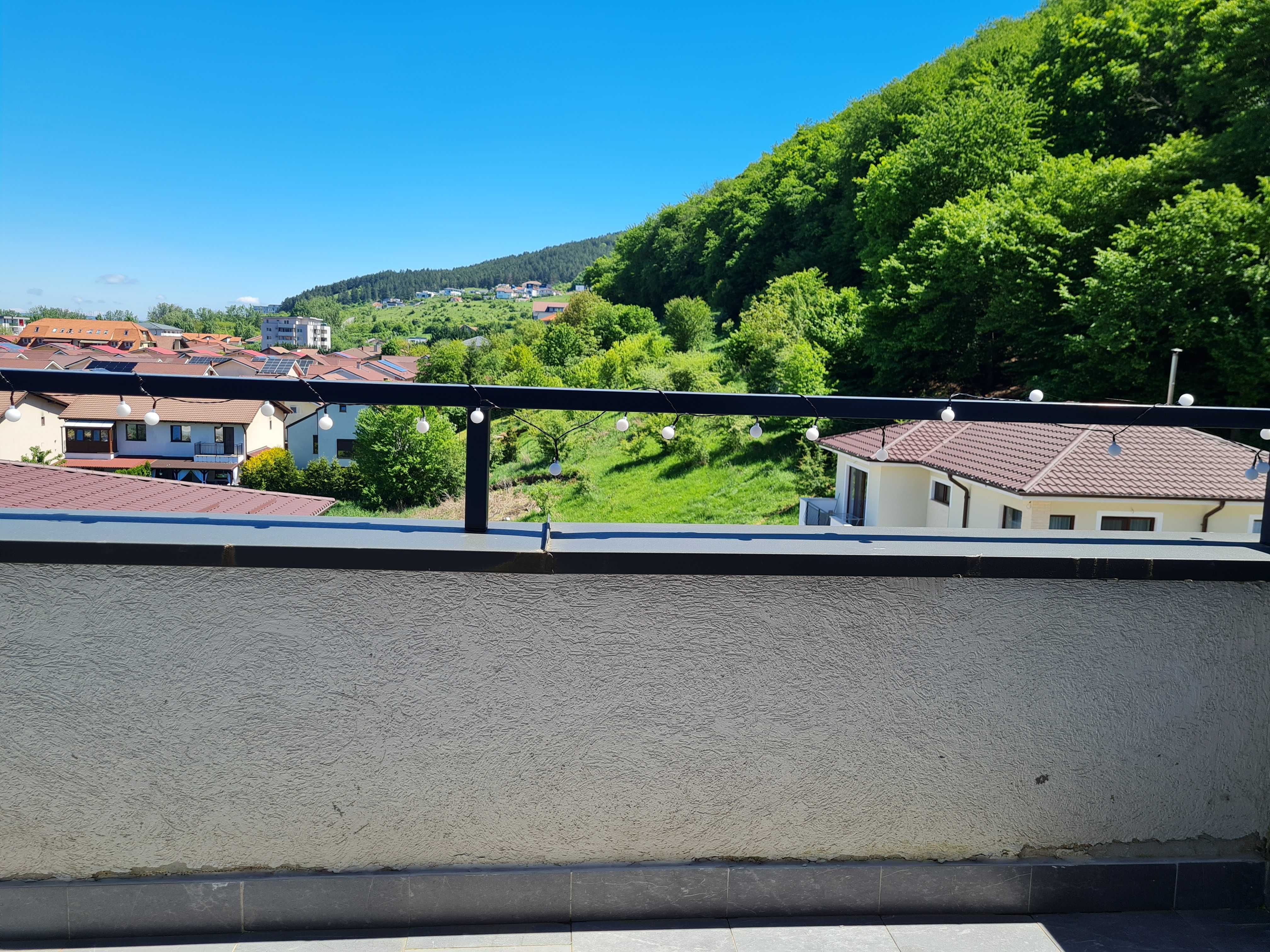Chirie 2 camere Sub Cetate , langa parcul Poligon