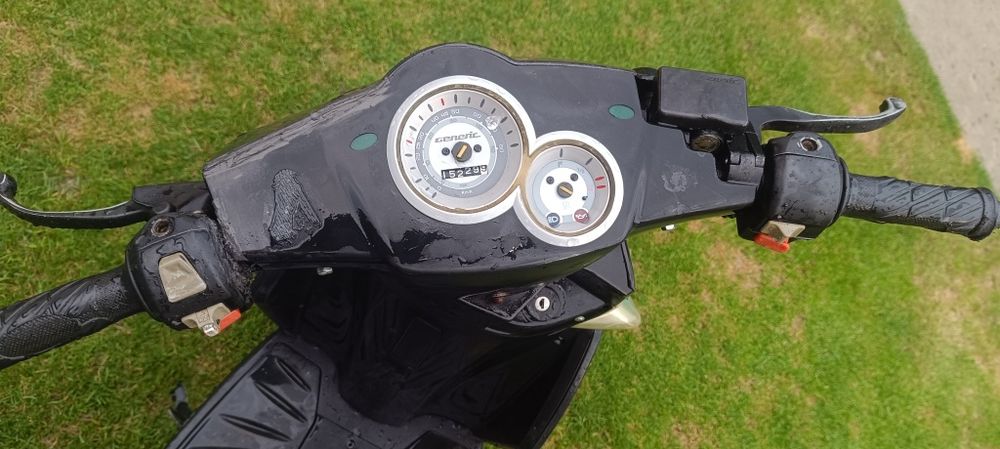 Vând sau schimb Generic 80 cc cu Cross 125 cc