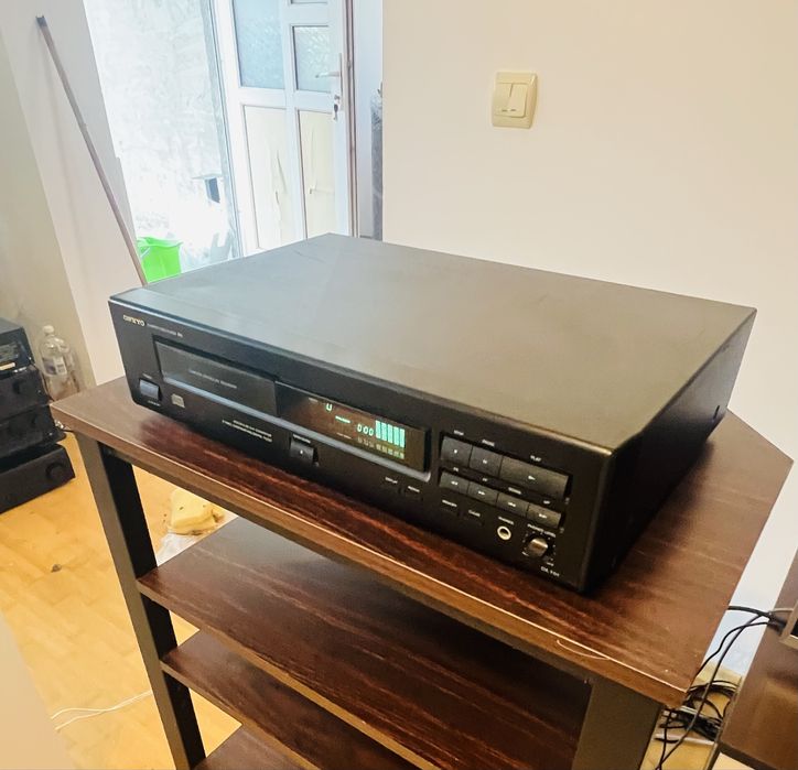 Compact Disc Onkyo DX 701 R Player