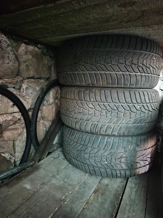 Hankook 245 40 r18 ДОТ 24, като нови