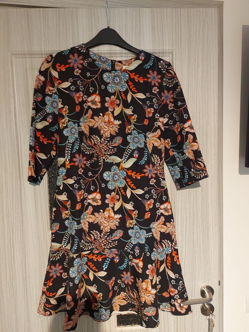 Rochie cu model floral XARA