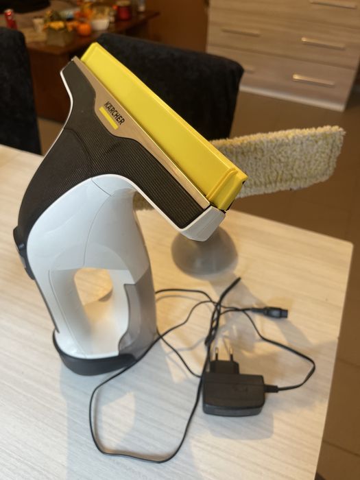 Aspirator Geamuri Karcher