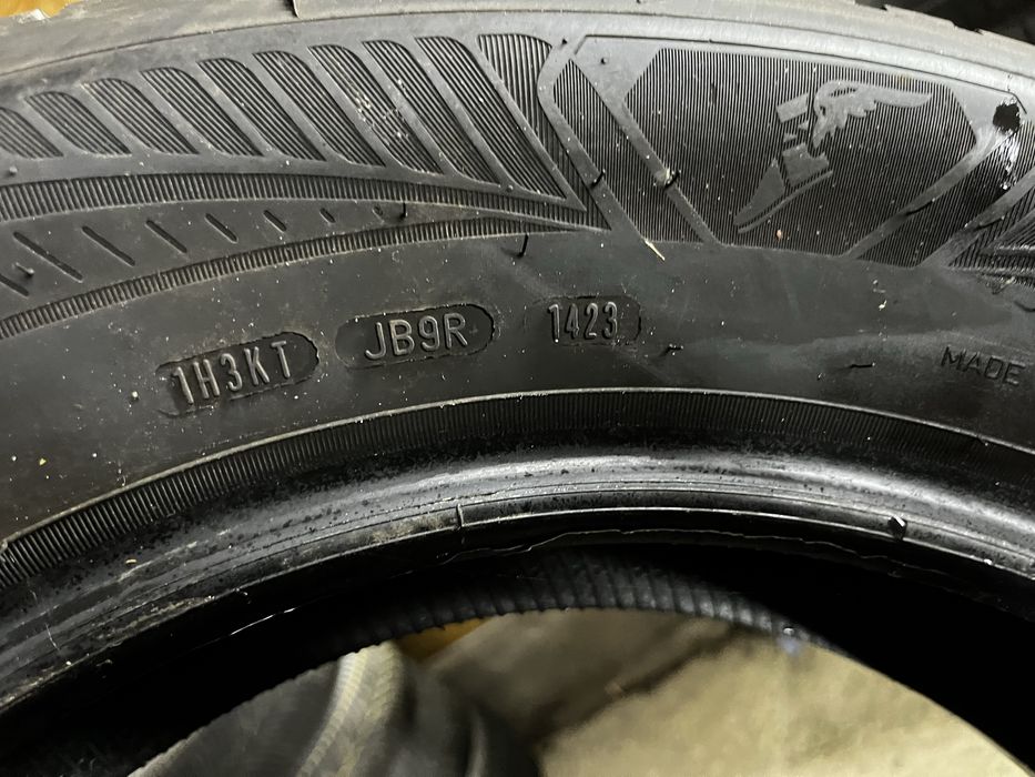 Anvelope de iarna 215/60 R17