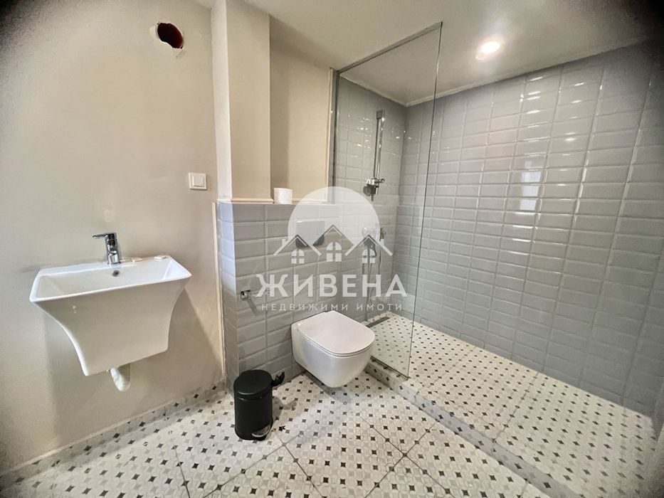 Продава се Хотел в к.к. Св.Св. Константин и Елена - 750 кв.м за 2000 €/кв.м - Снимка #4