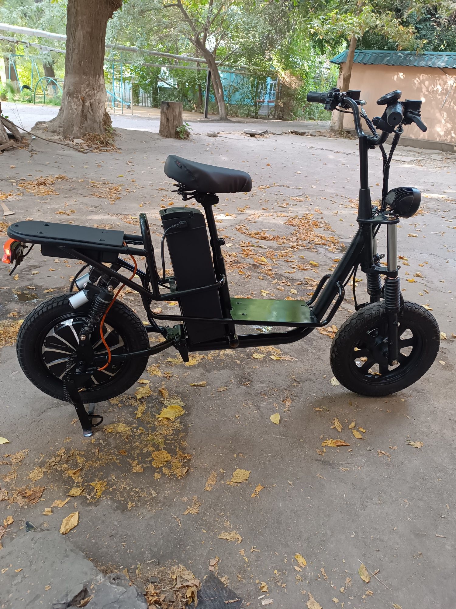 Продаю электровеалосипед монстер 60км 1500watt 60вольт 2 акумулятора.