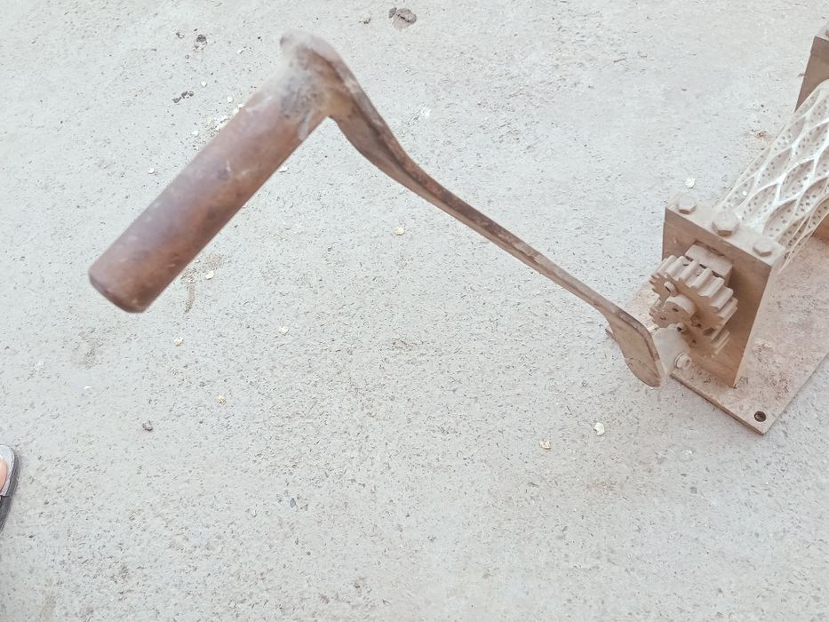 Konfetga forma beradigan