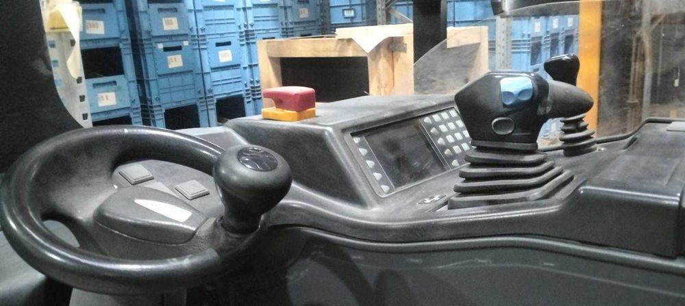 Jungheinrich ETV Q20 4-way reach-truck an 2005, 2.000 kg, 6.200 mm