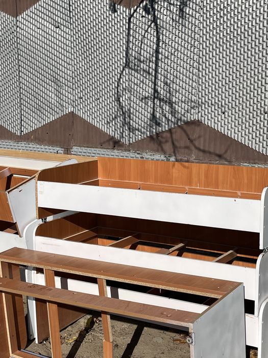 Продам 6 детских кроватей