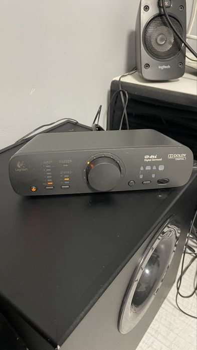 Logitech Z906 5.1 Аудио система