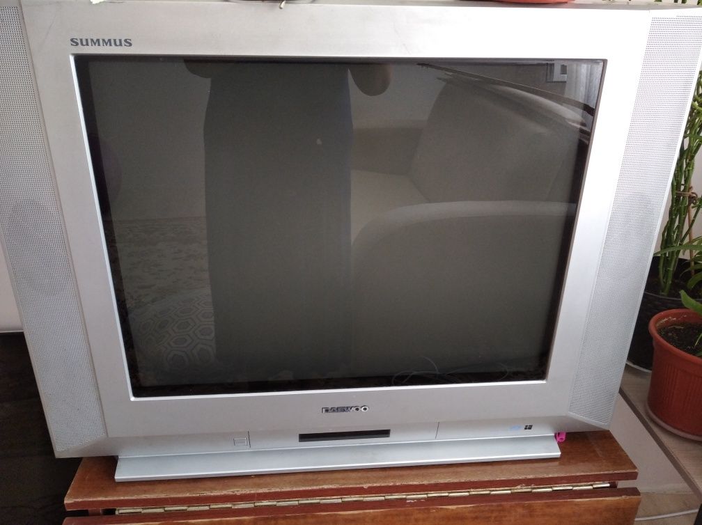 Продам телевизор Филипс б/у цена 10000