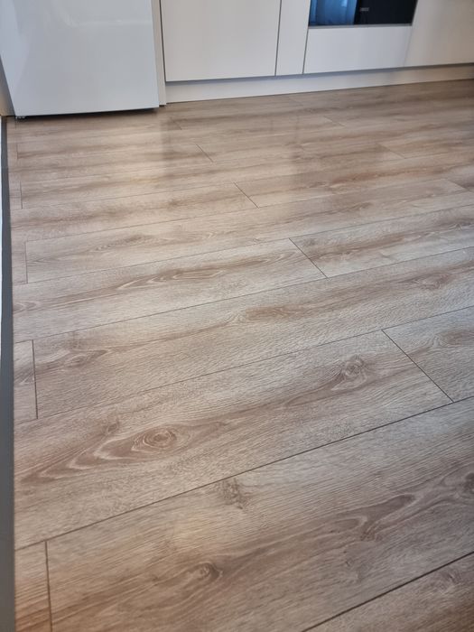 Lucrări în construcții - Zugrăveli, parchet, gresie/faianță, rigips