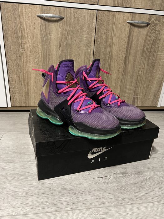 Обувки Nike Lebron XIX