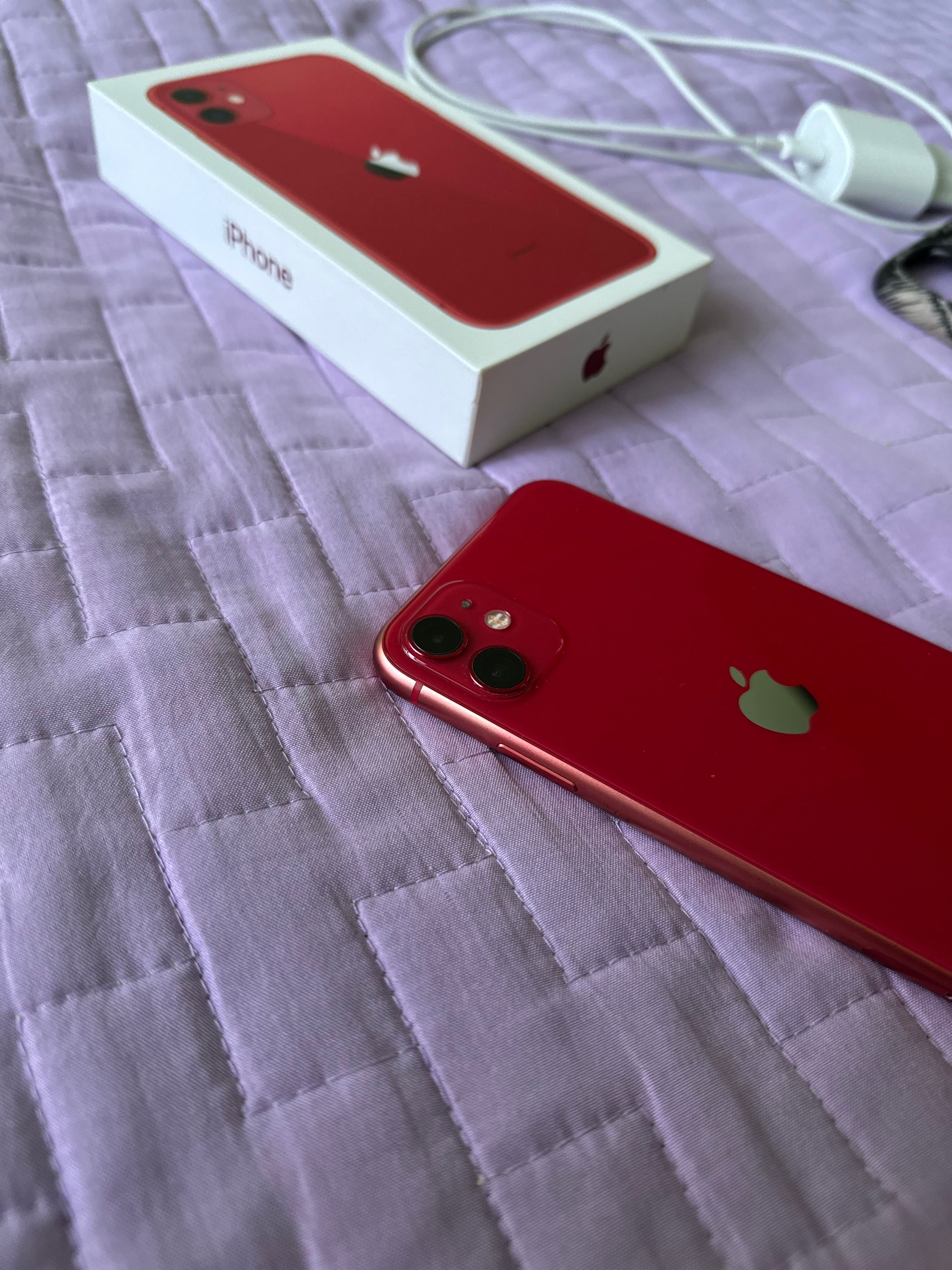 Apple iPhone 11 128GB + кейсчета
