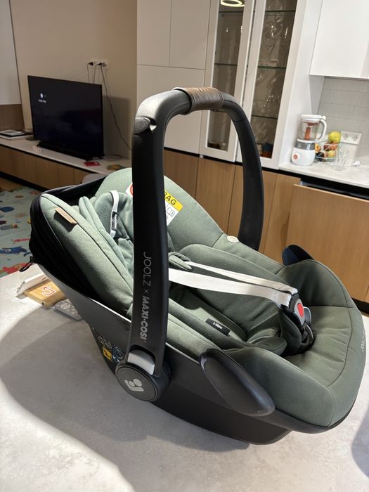 Scoica Joolz Maxi Cosi I-size pebble