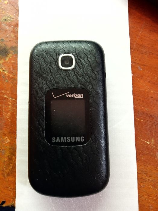 Samsung Gusto 3 sotiladi srochna