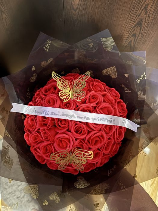 Buchete de trandafiri din săpun și aranjamente