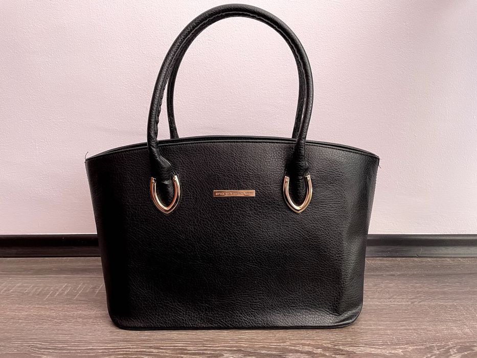 Черна кожена чанта