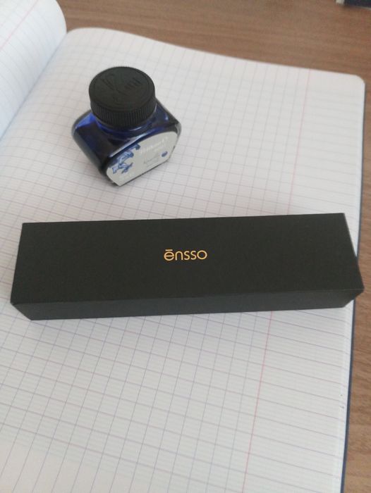 stilou Ensso piuma minimalist black