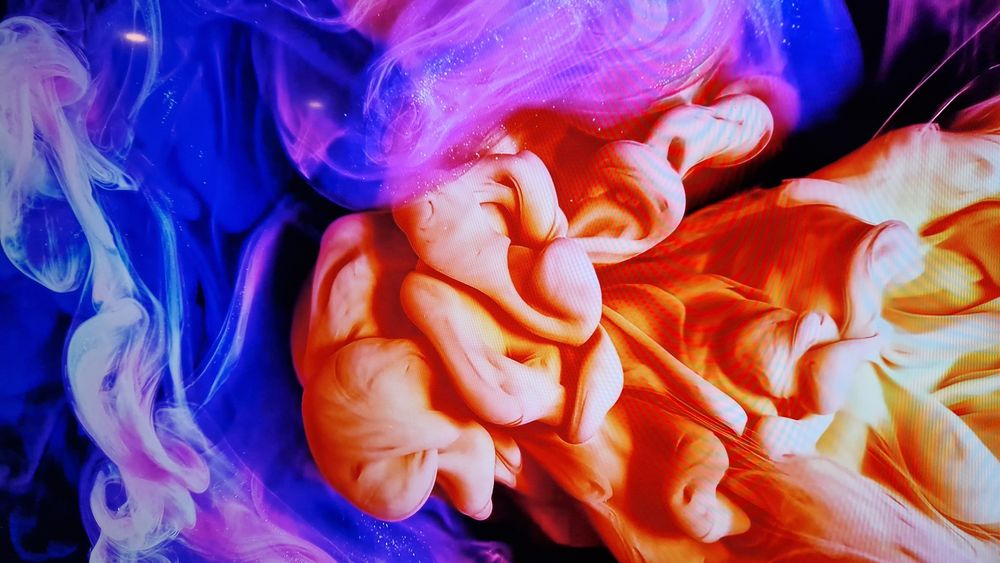 Samsung Crystal UHD 138