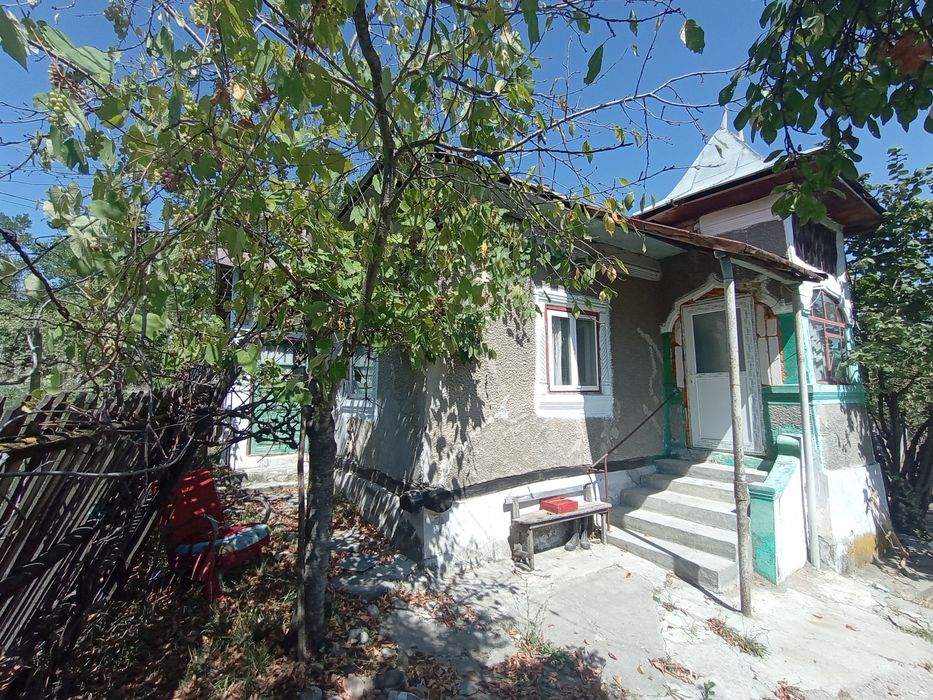 Casă batraneasca nelocuibilă