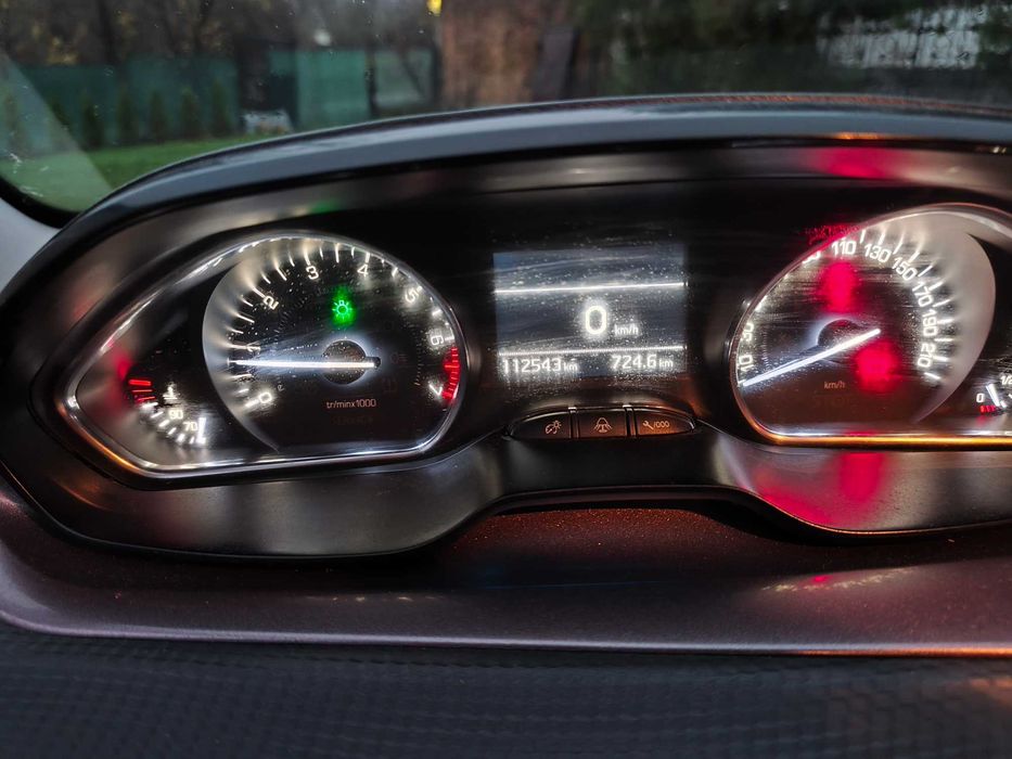 Пежо 2008 1,2VTi, 2015, 112000 km