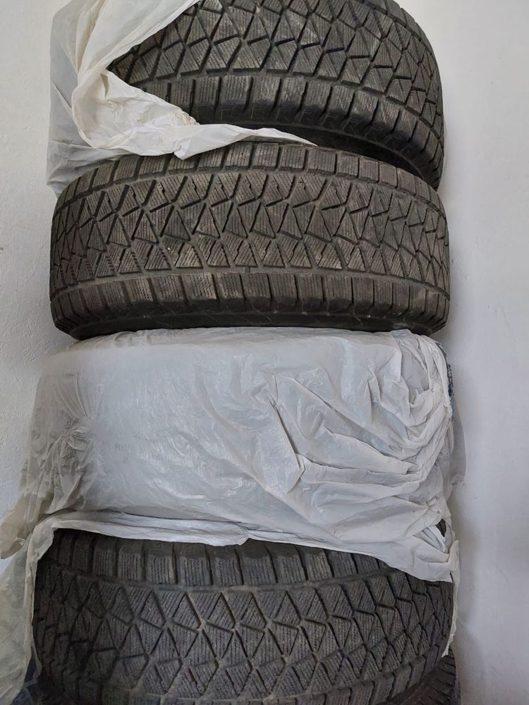 Продам шины Bridgestone Blizzak с диской 265/65/17