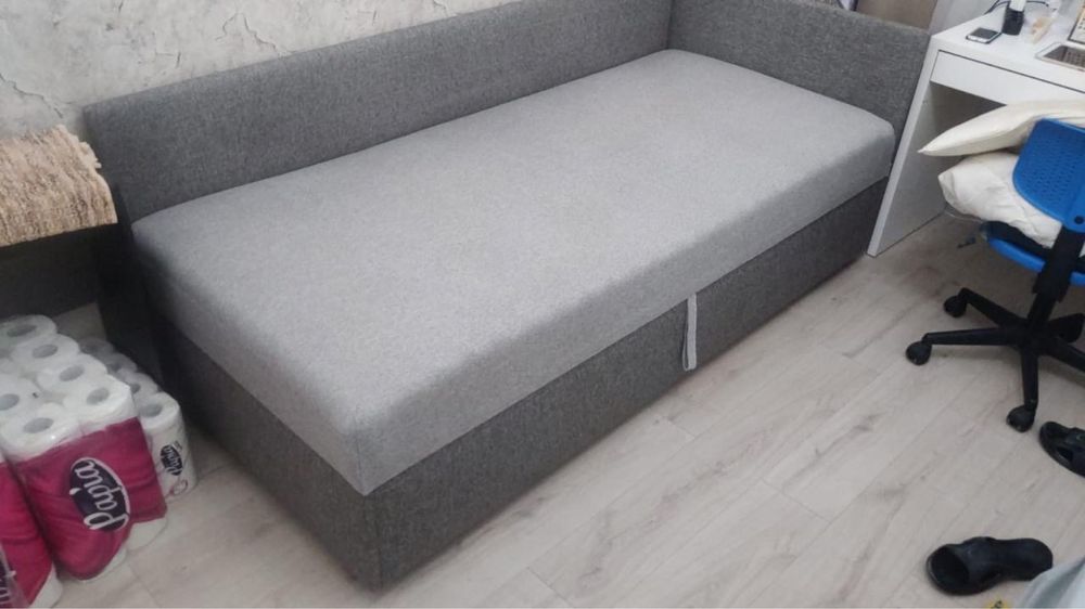 Продам тахту с подушками