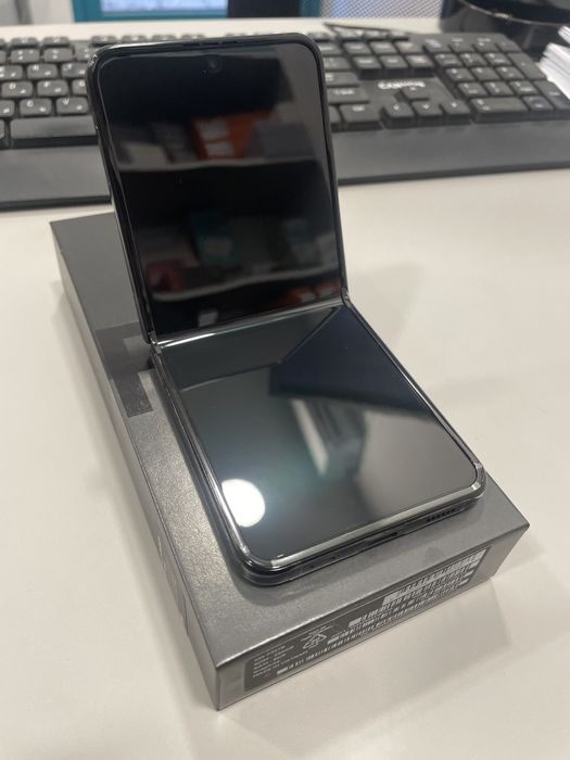 Samsug Galaxy z Flip 4