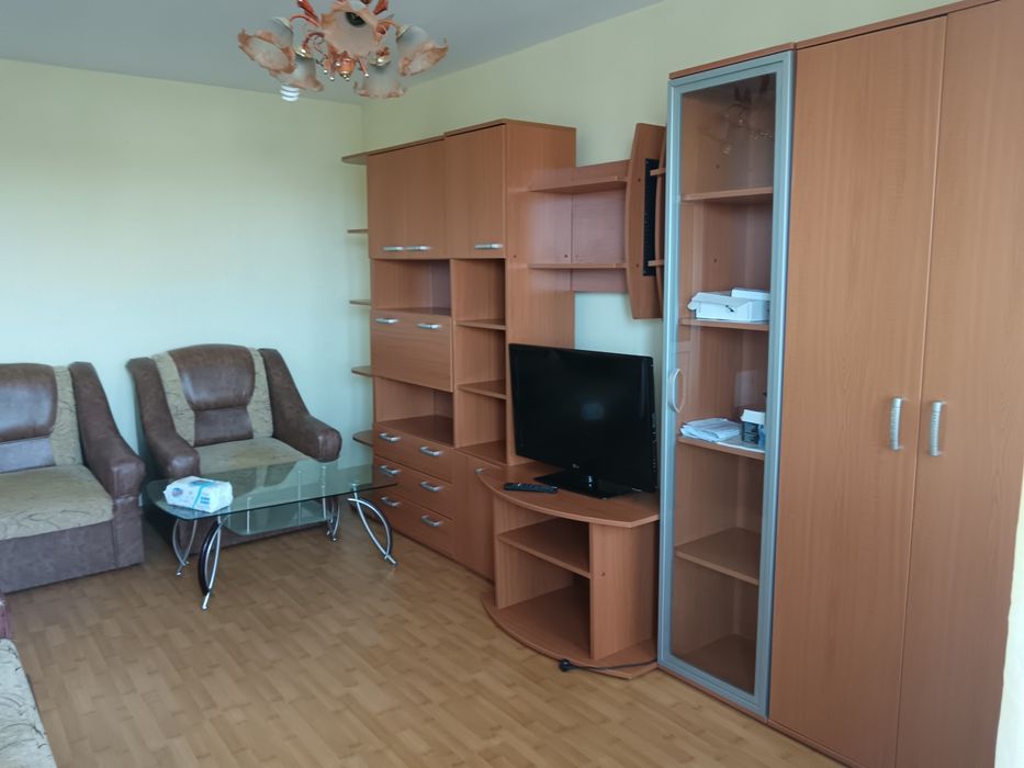 Închiriez ap 2 cam decomandat Et 8/10  preț 2000 lei